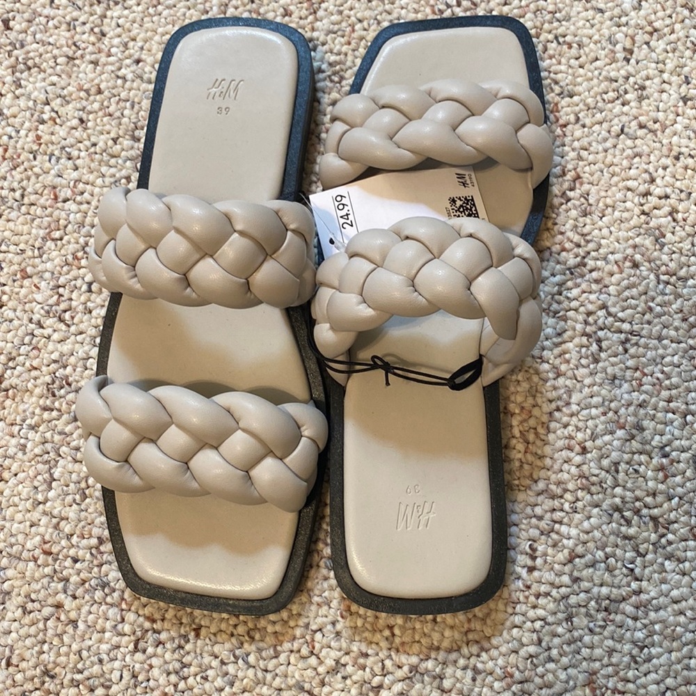 HM sandals
